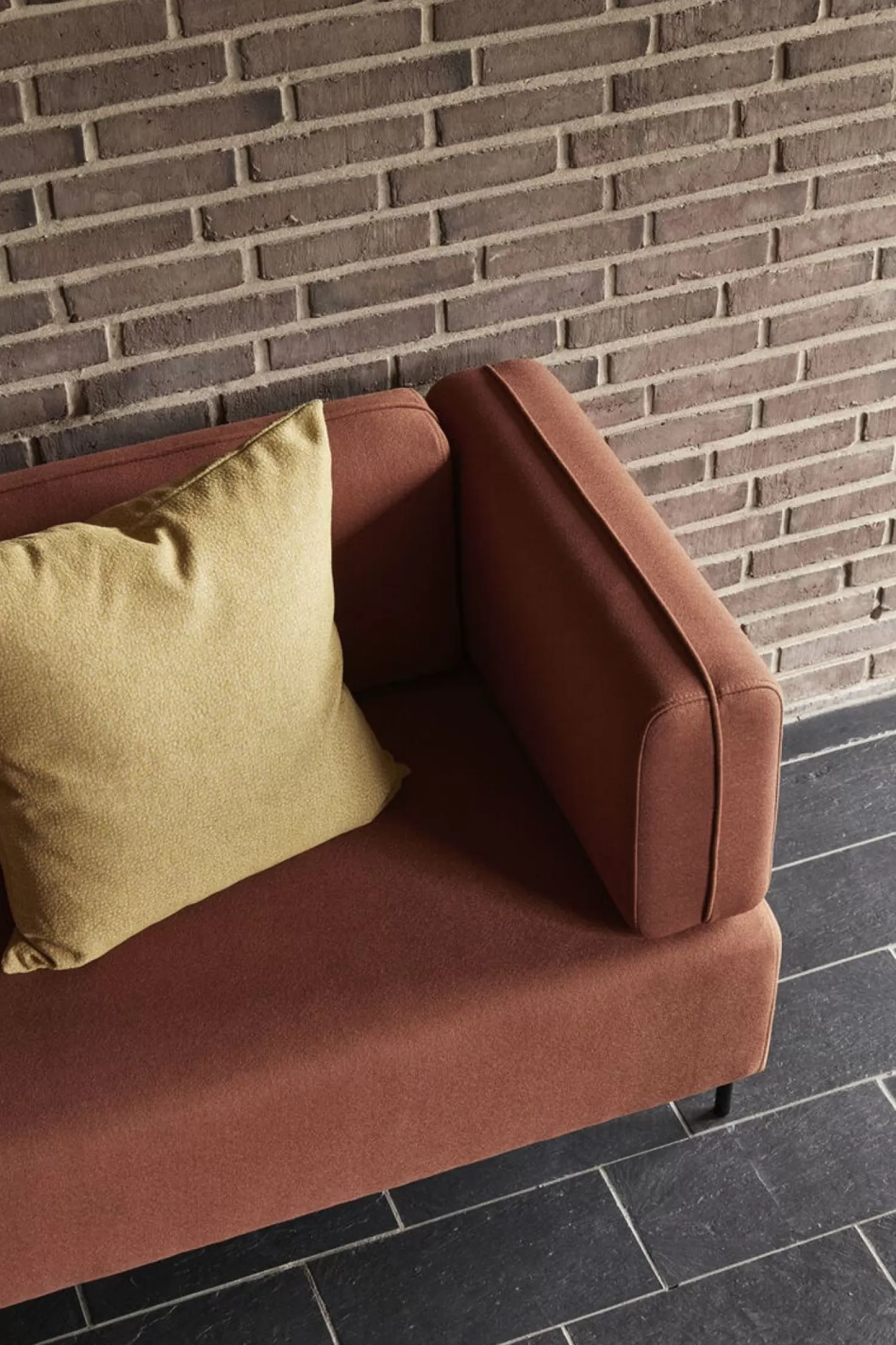 Hübsch Seating^Block Sofa Maroon Amber, Black